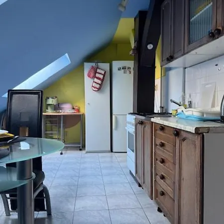 Central Bratislava Spacious 110 M2 Apartment With 4 Private Rooms Братислава