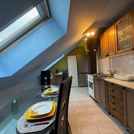 Spacious 110 M2 With 4 Private アパート *