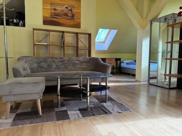 Spacious 110 M2 With 4 Private アパート