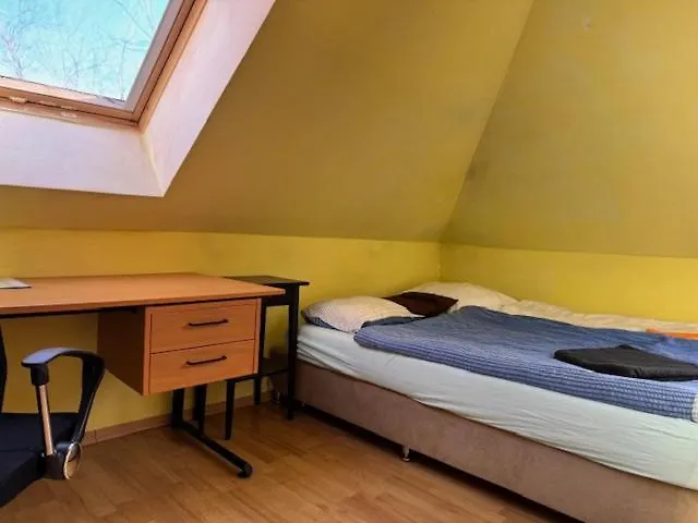 Spacious 110 M2 With 4 Private דירה *