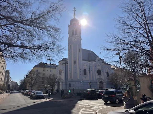 Lejlighed Spacious 110 M2 With 4 Private