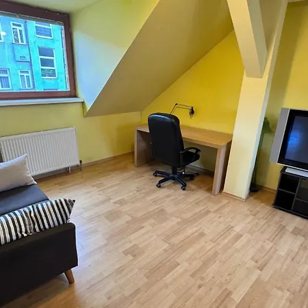 Spacious 110 M2 With 4 Private Μπρατισλάβα